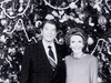 Vánoce v Bílém dom. Ronald a Nancy Reaganovi ped vánoním stromem